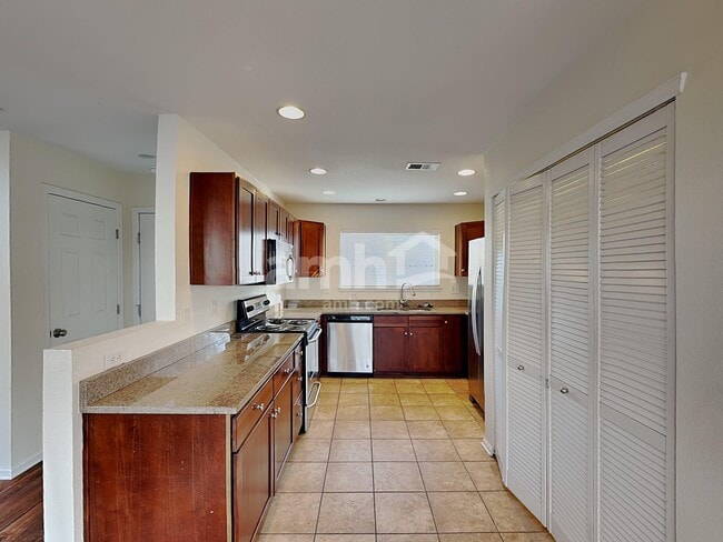 Photo - 5075 Pelican St