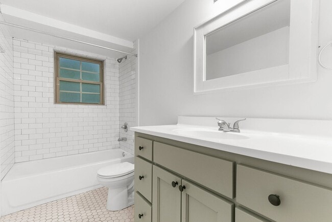 Photo - Avondale Point