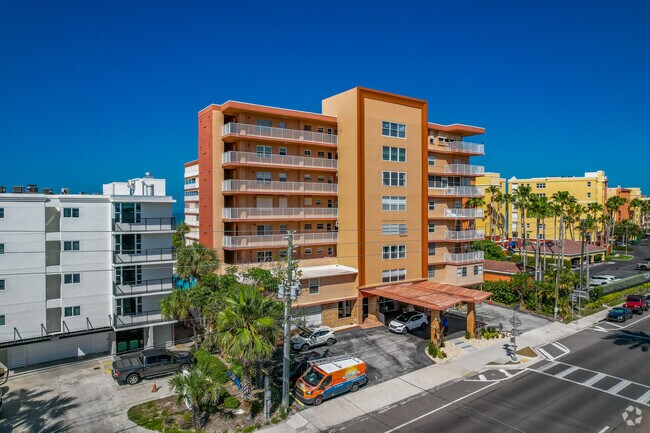 Redington Reef - Redington Reef Apartments