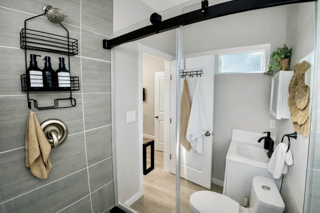 Photo - 148 E Rosslynn Ave