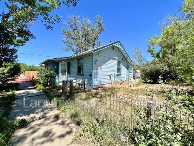 Photo - 715 E Flint St House