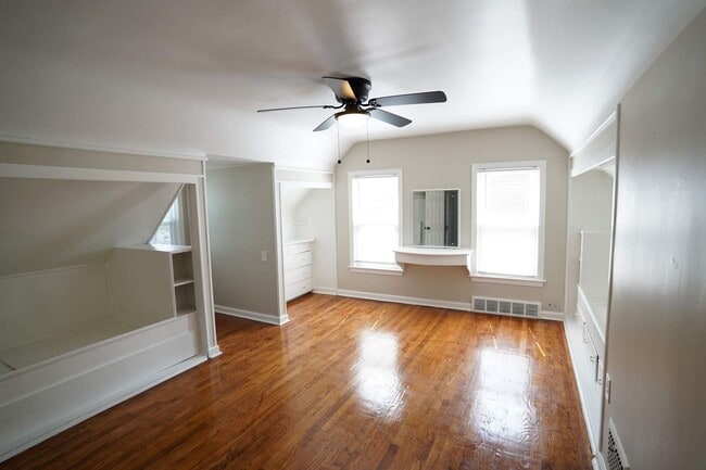 Building Photo - Fully Renovated 3-Bedroom Home – Move-In R...
