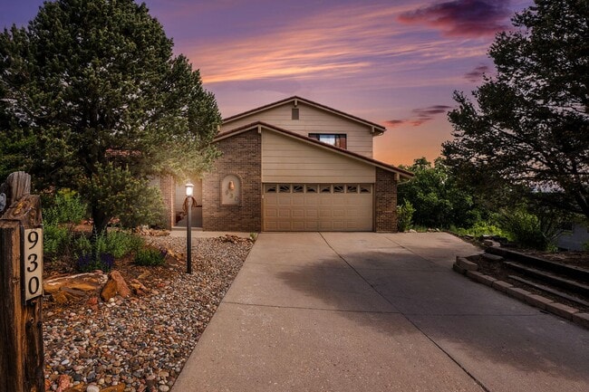 Building Photo - Big*Open*Private*Custom Home in Pinecliff D#20