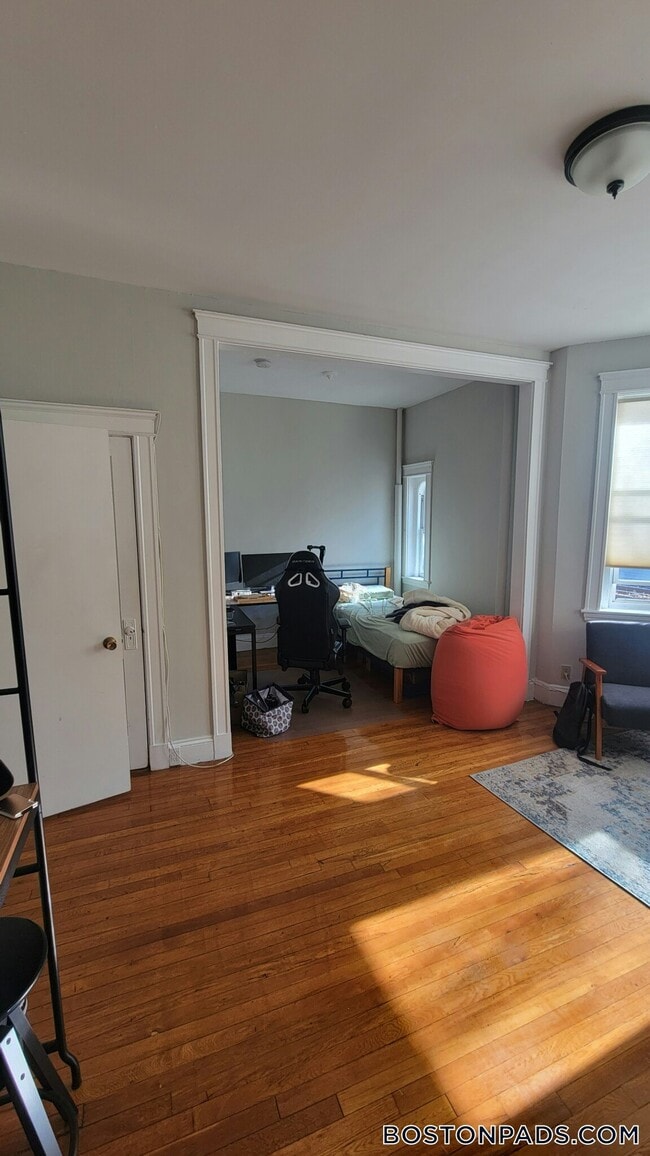 Building Photo - 1185 Commonwealth Ave Rental