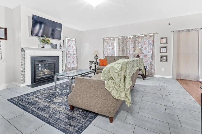 Photo - Room in House on Stonewood Pines Dr