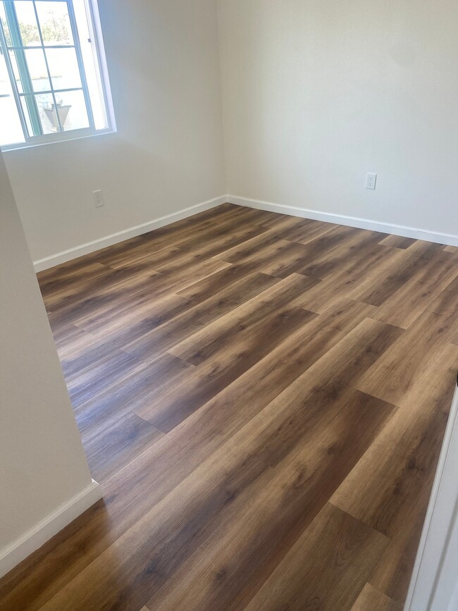 Photo - 8006 Towne Ave Unidad 1