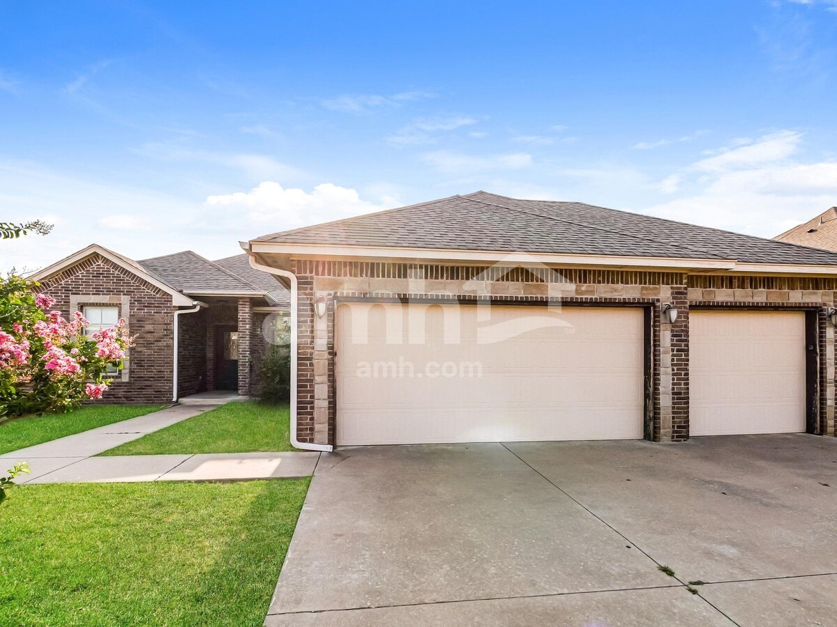 Photo - 4800 Limestone Dr
