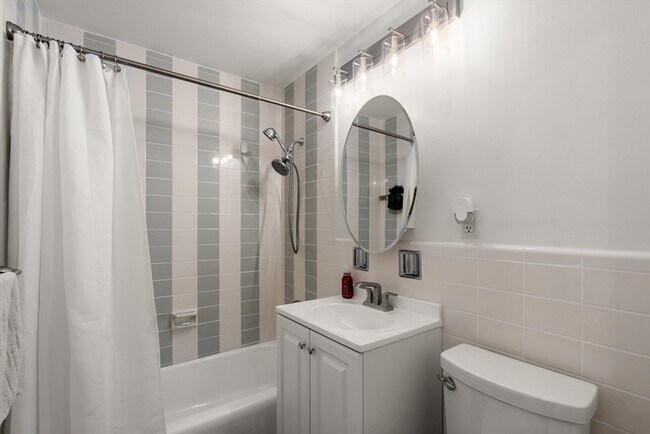 Photo - 5050 Washington St Unit 216
