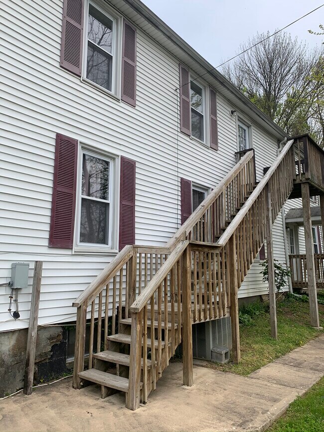 deck - 1503 Cox St Apartment Unit 2