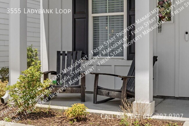 Photo - 3555 Ladybank Loop