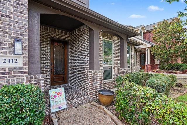 Photo - 2412 Lynbridge Dr