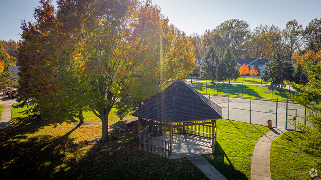 Building Photo - Oakwood Apartments