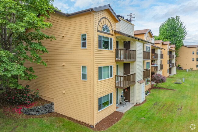 Photo - Lawn Courte Apartments