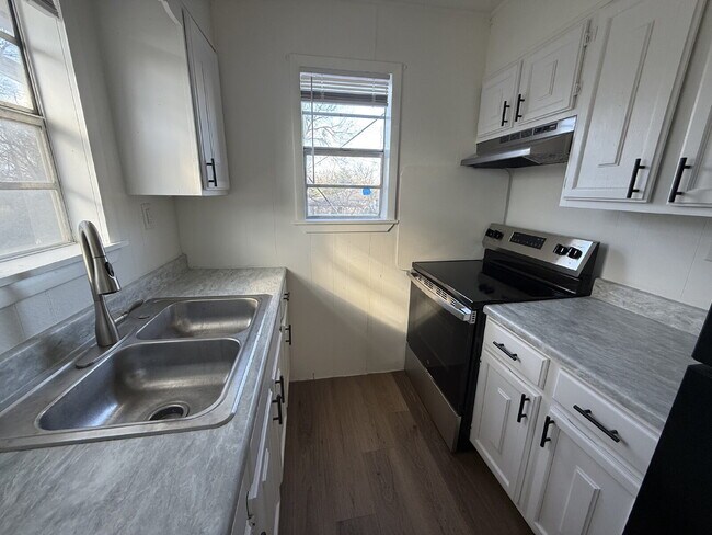 Photo - Bright, Efficient Apartment with Section 8 Acceptance Unidad Apt. 5