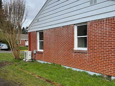 Photo - 2921 Lincoln St