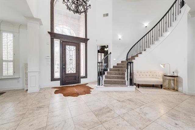 Photo - 911 Turnberry Ln