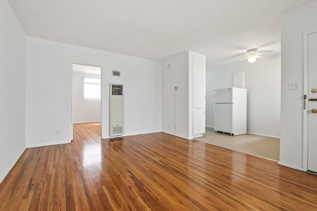 Photo - 10910 Santa Monica Blvd Unit 03C