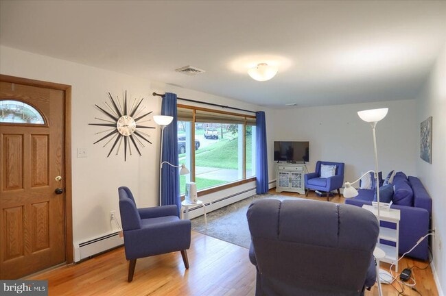 Photo - 83 Hillside Cir