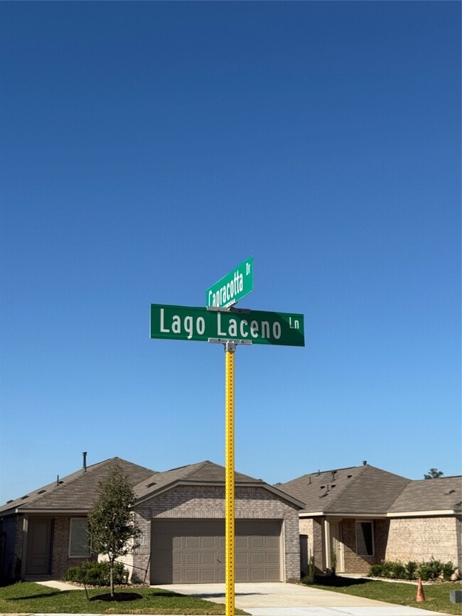 Photo - 906 Lago Laceno Ln