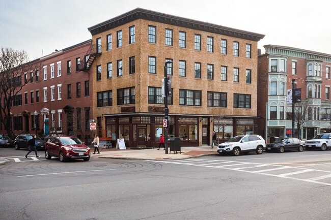 Building Photo - 534 Tremont St Unit 4