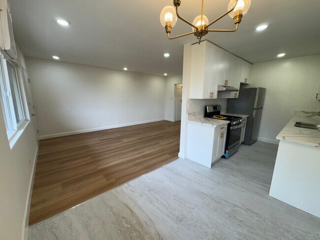 Photo - 5179 Fountain Ave