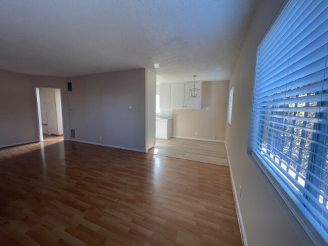 Photo - 3954 Baywood St