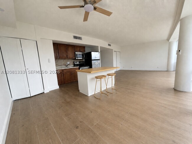900 Bay Dr E Unit 615