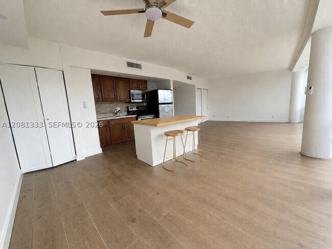 Photo - 900 Bay Dr E Unit 615