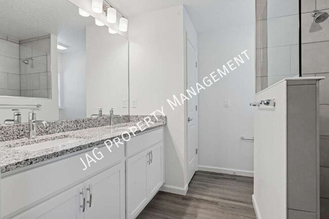 Photo - 675 Raleigh Rd SE