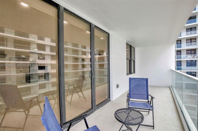 Photo - 9801 Collins Ave Unidad 15X