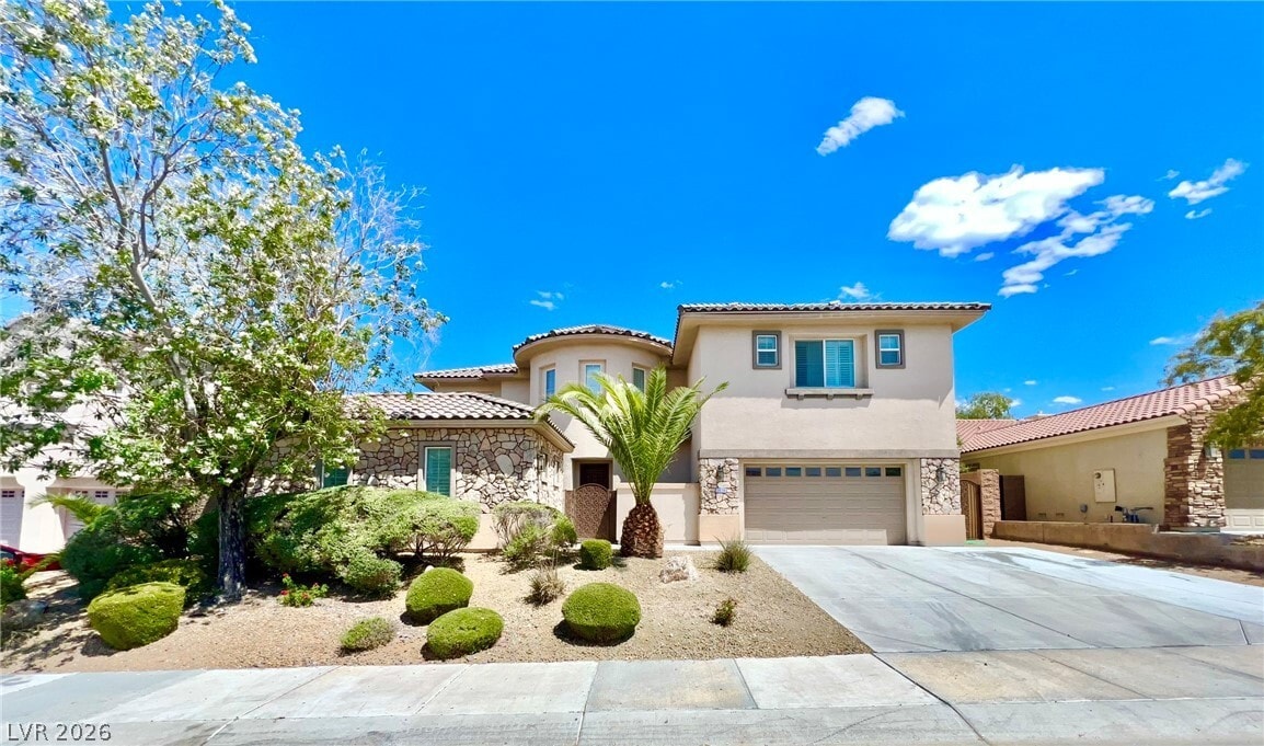 Photo - 2528 Lochmaben St