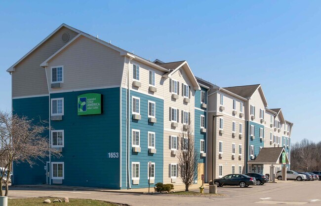 Furnished Studio-Kalamazoo - West