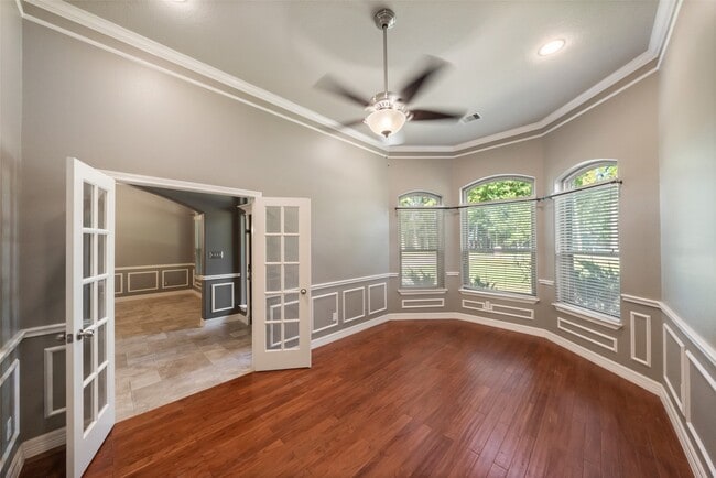 Building Photo - 1019 Monarch Oak Dr