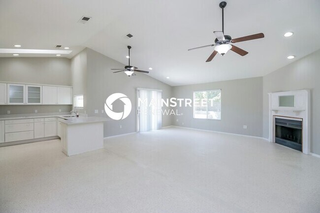 Photo - 3 Bedroom Pet-Friendly Home in Glendale, AZ with Main Street Renewal
