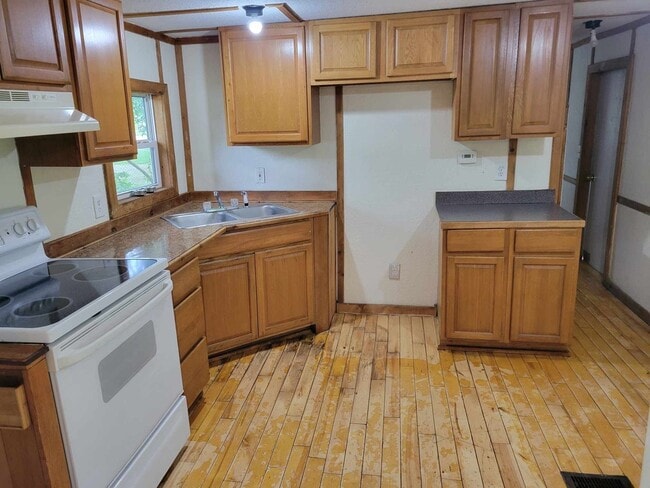 Photo - 2 BEDROOM 1 BATHROOM HOUSE FOR RENT