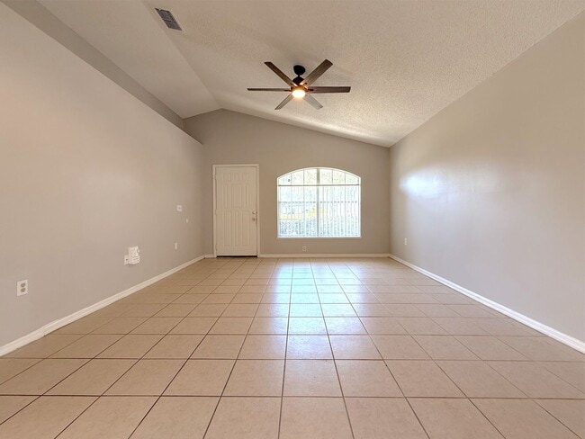Photo - 3/2 Home with a 1-Car Garage in Apopka