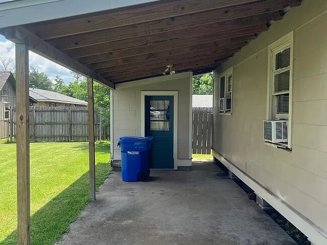 1829 Badt Ave Unit B