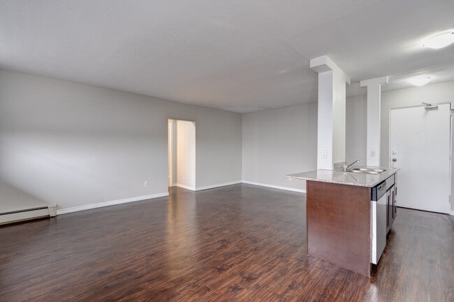 Photo - Camelot Towers