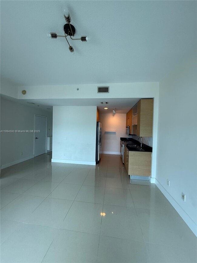 Photo - 60 SW 13th St Unidad 3809