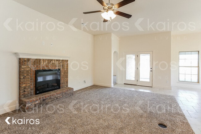 Photo - 105 White Oak St