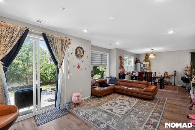 Photo - Spacious 3BR Condo in Highland Park Unit LABS 1101 Greenland Sq - 59840660319