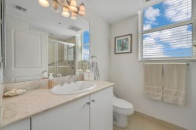 Photo - 350 N Federal Hwy Unidad 705