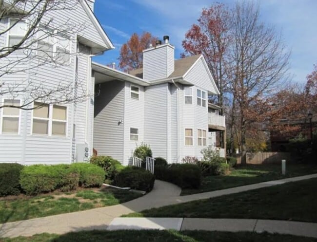 Building Photo - 398 Keswick Dr