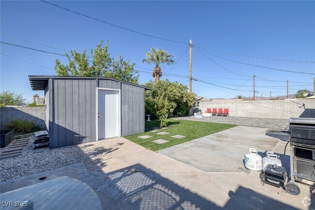 Building Photo - 467 Rose St Rental