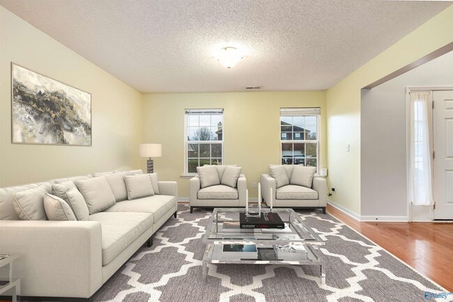 Photo - 117 Vancouver Rd