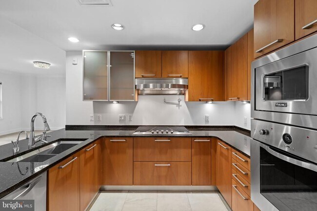 Photo - 801 Key Hwy Unit 242