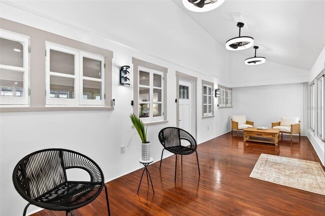 Photo - 1330 Cherry St NE