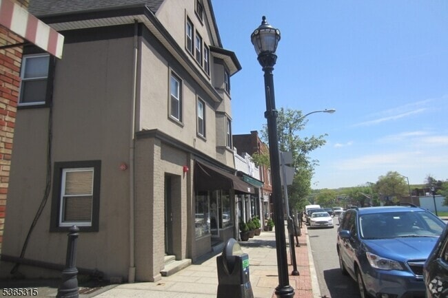 Building Photo - 638 Bloomfield Ave Unit 2 Rental