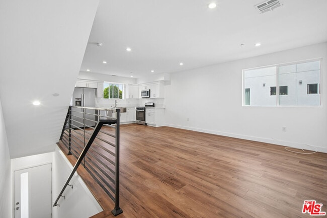 6336 Beck Ave Unit 2