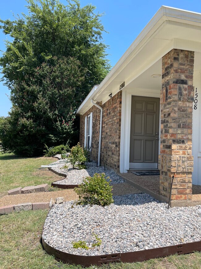 1508 Nest Pl